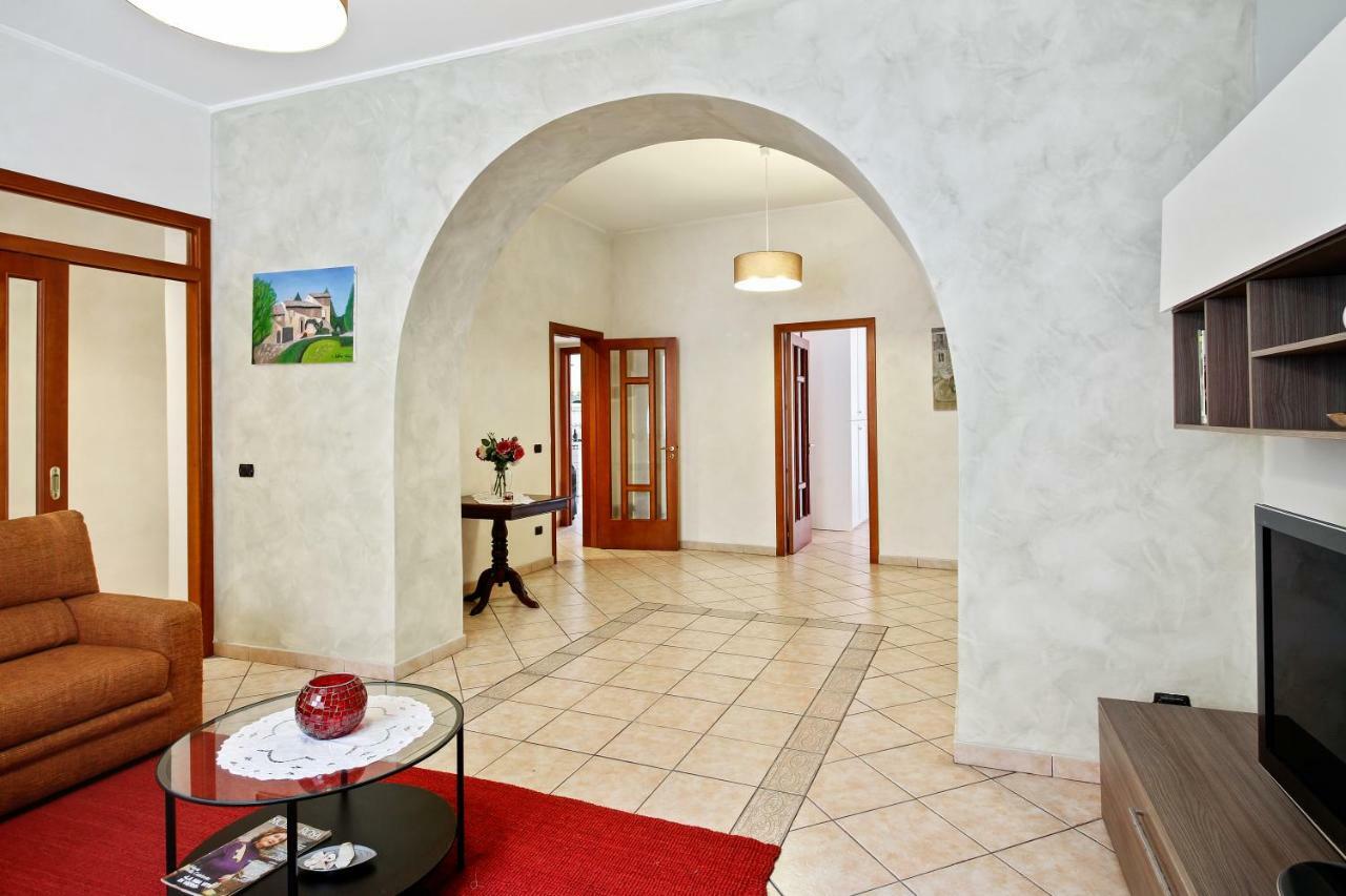 Central Balcony Apartment Κατάνια Εξωτερικό φωτογραφία